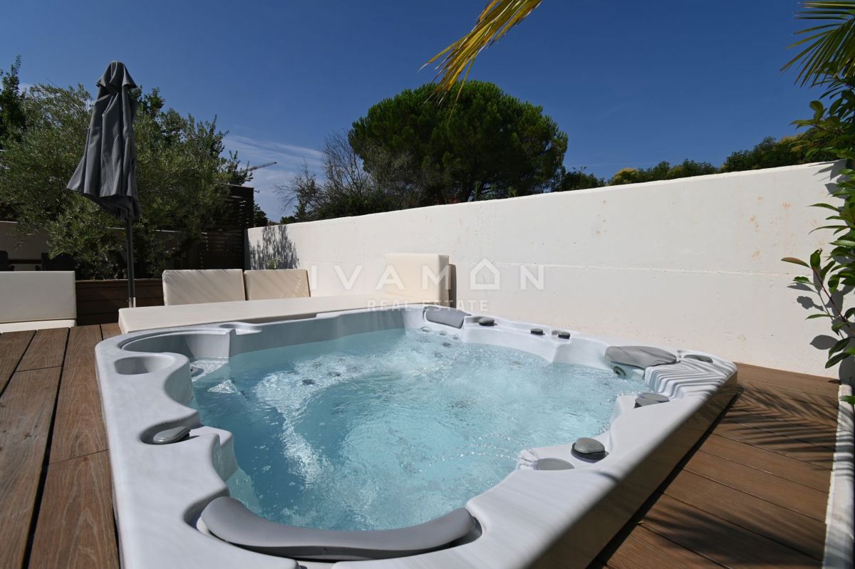 Villa indipendente con piscina a 2 km dal centro di Parenzo