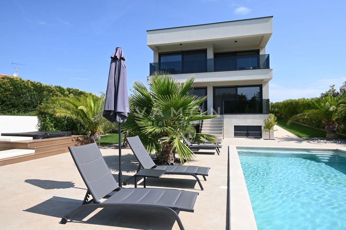 Villa indipendente con piscina a 2 km dal centro di Parenzo
