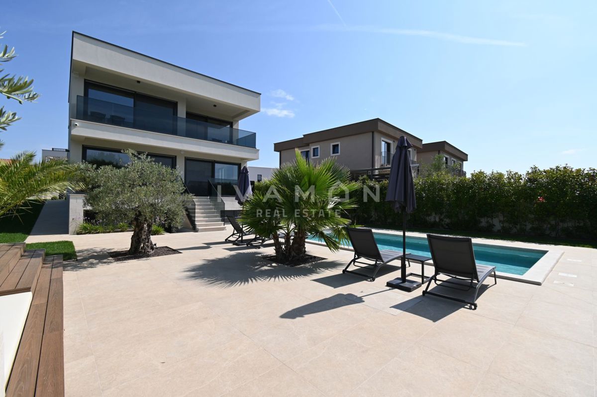 Villa indipendente con piscina a 2 km dal centro di Parenzo