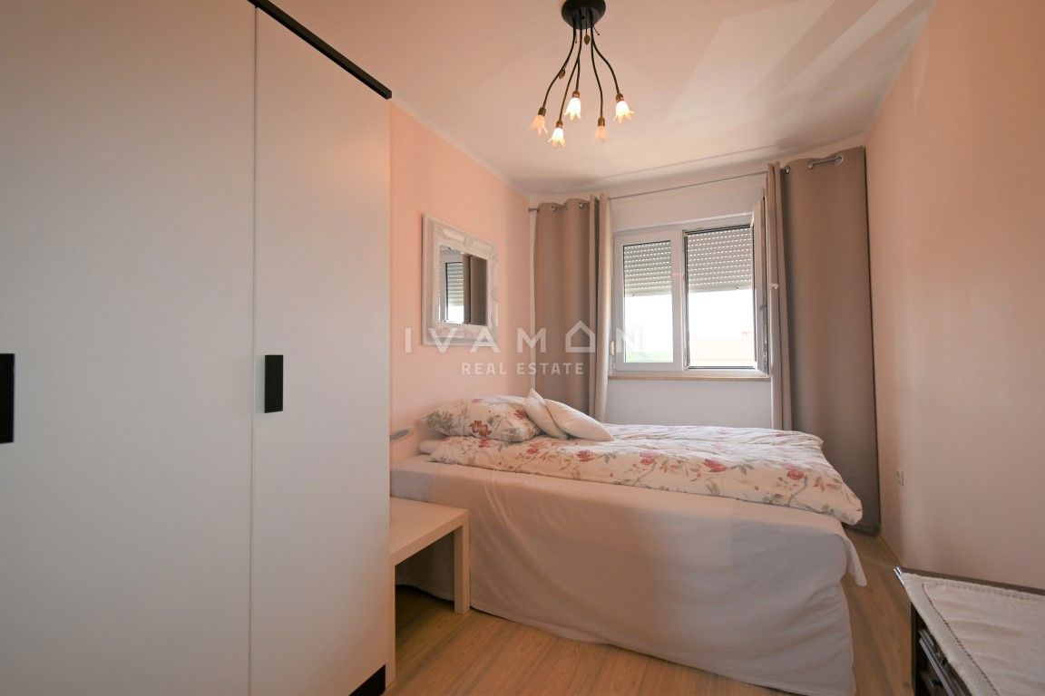 Casa con due appartamenti a 3 km dal centro di Parenzo
