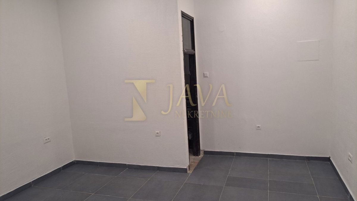 Commerciale Belveder, Rijeka, 22m2