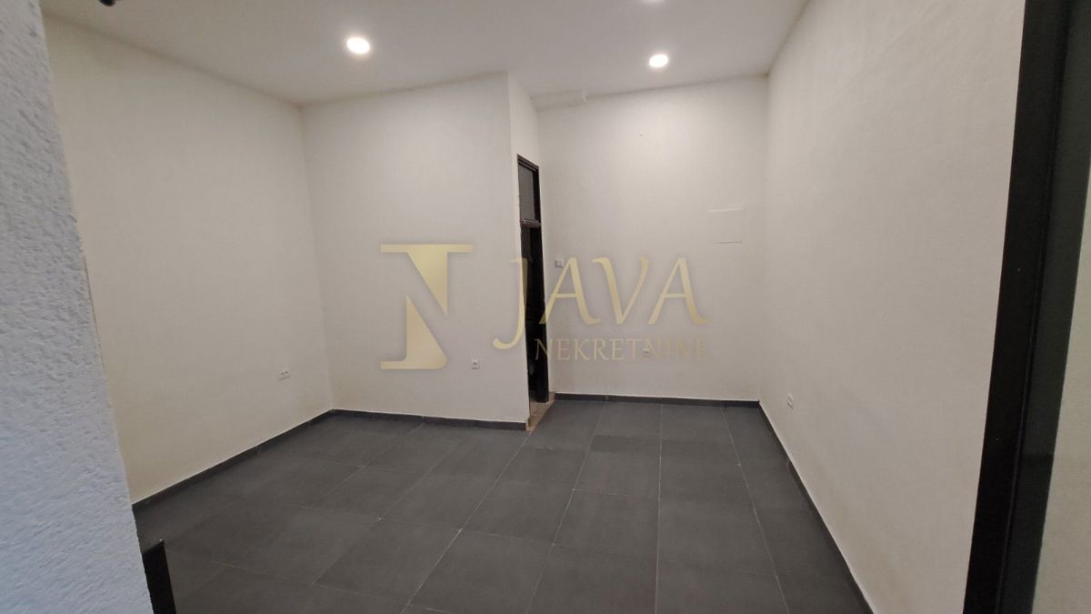 Commerciale Belveder, Rijeka, 22m2