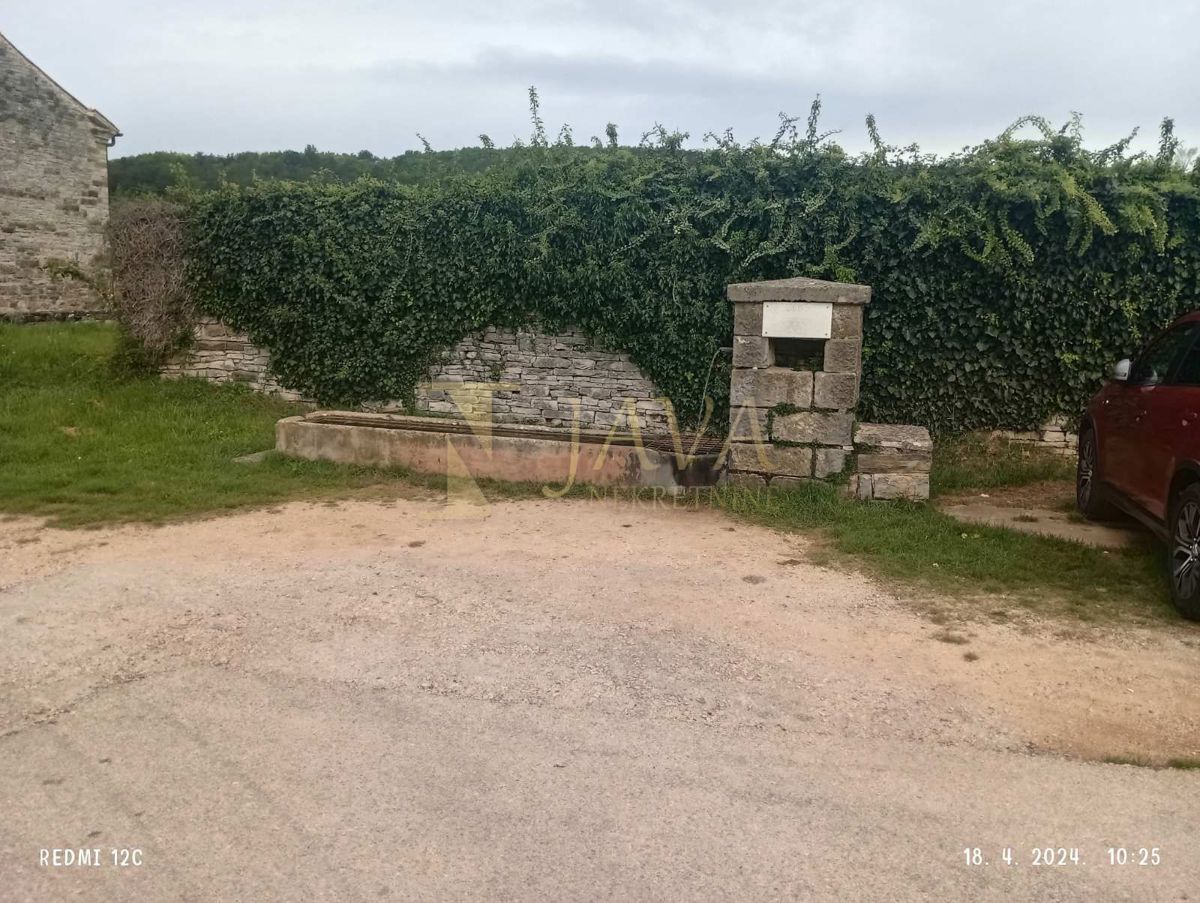 Terreno Grožnjan, 7.136m2