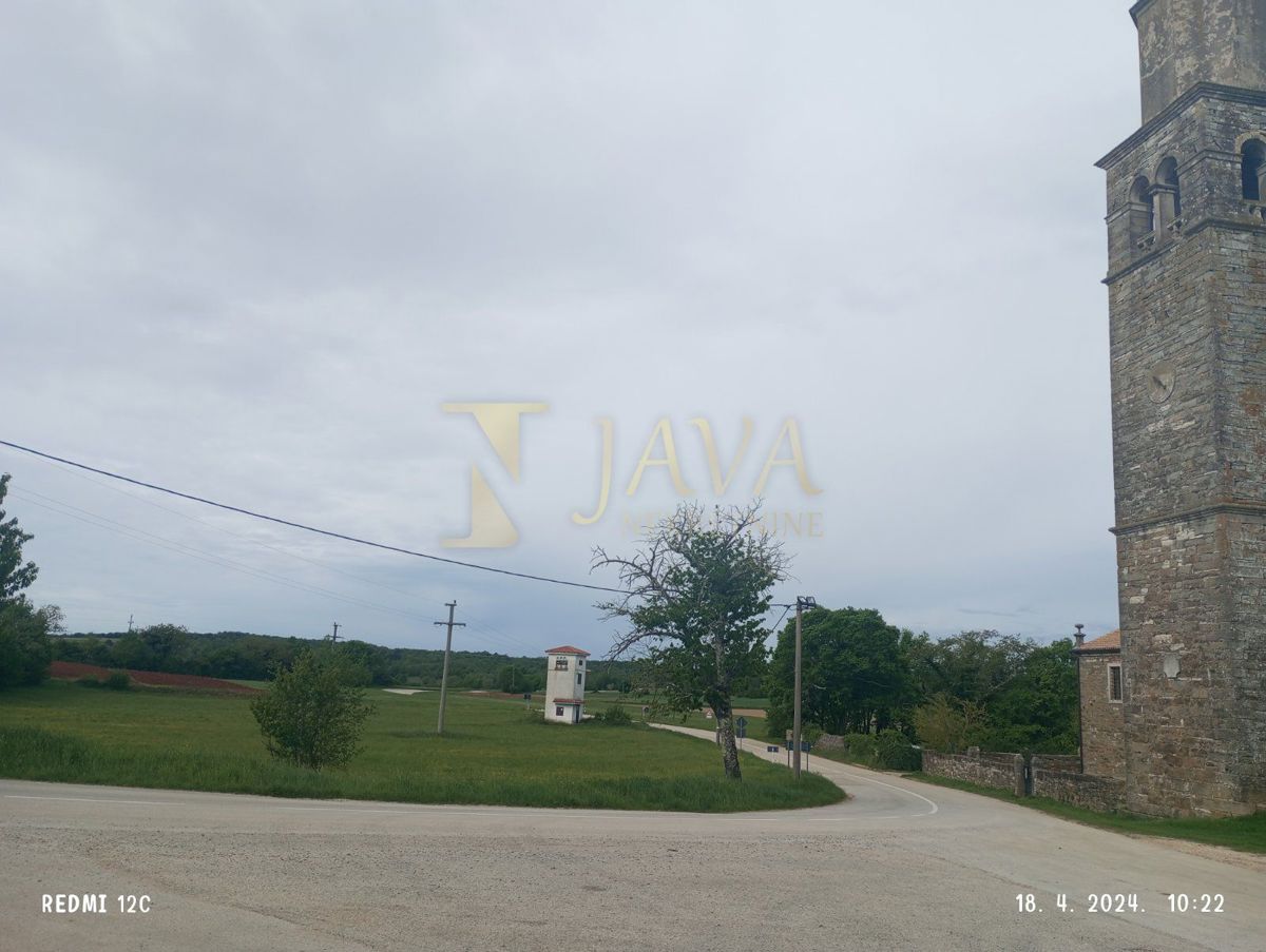 Terreno Grožnjan, 7.136m2