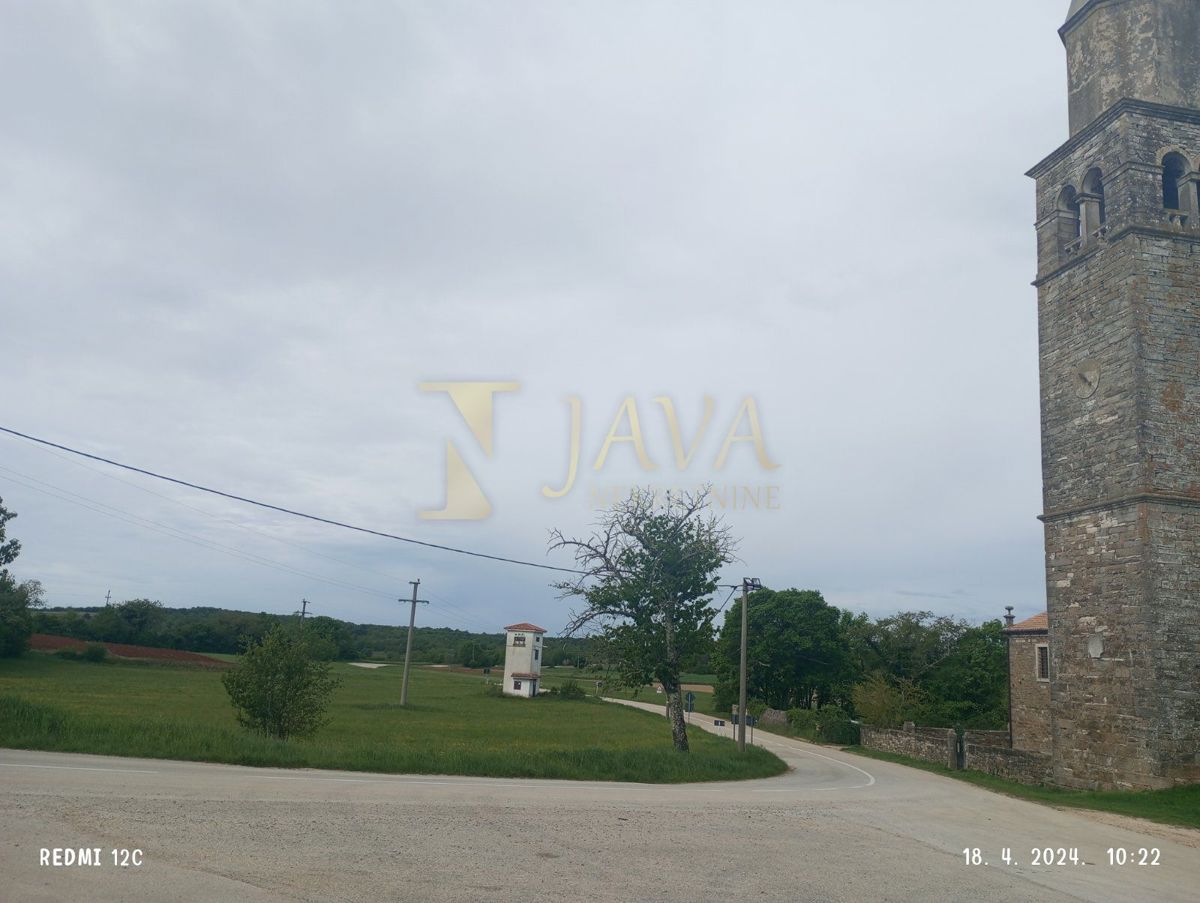 Terreno Grožnjan, 7.136m2