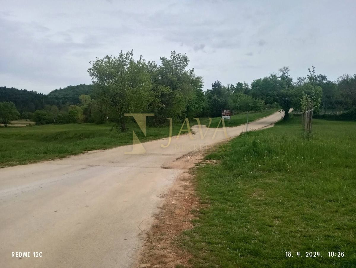 Terreno Grožnjan, 7.136m2