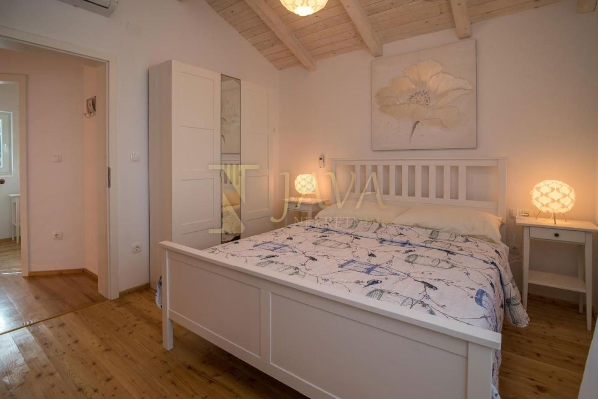 Casa Risika, Vrbnik, 280m2