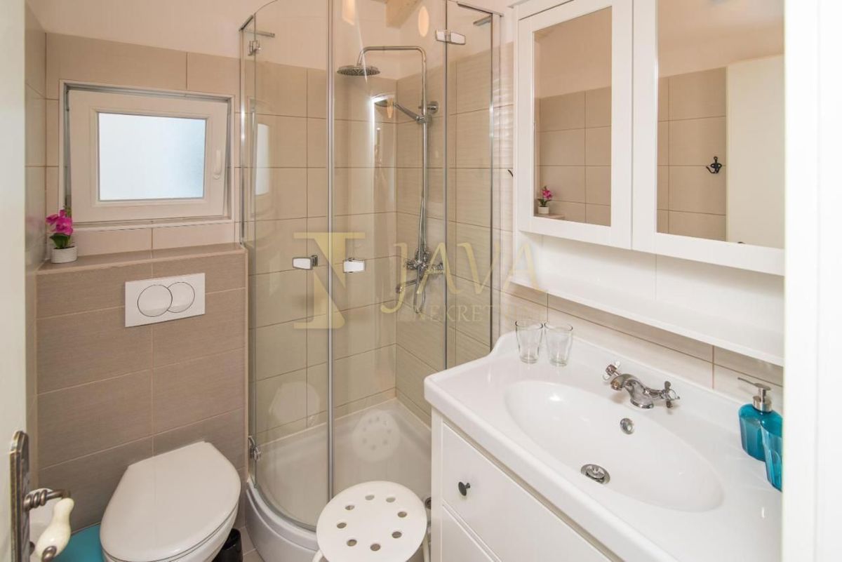 Casa Risika, Vrbnik, 280m2