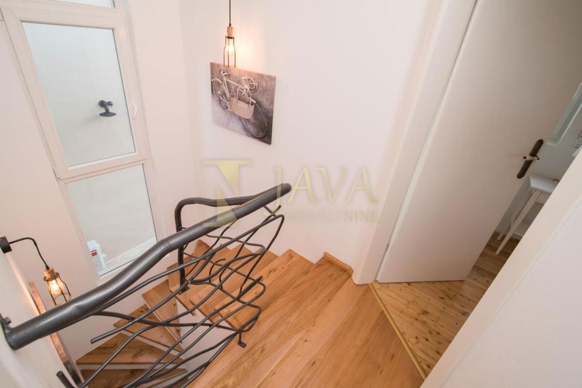 Casa Risika, Vrbnik, 280m2