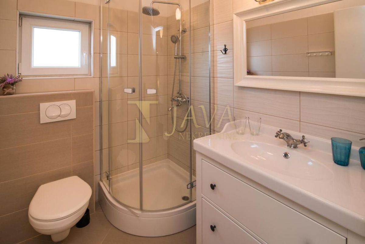 Casa Risika, Vrbnik, 280m2