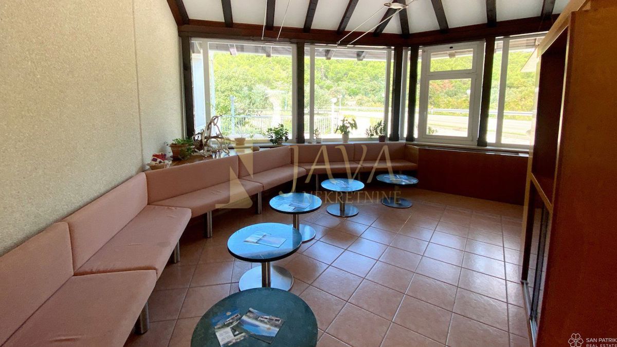 Commerciale Martinšćica, Cres, 3.680m2