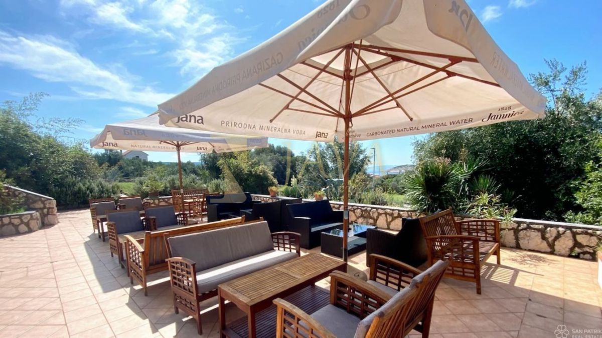 Commerciale Martinšćica, Cres, 3.680m2