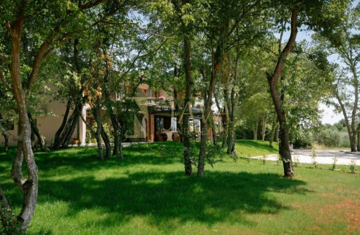 Commerciale Žbandaj, Poreč, 650m2