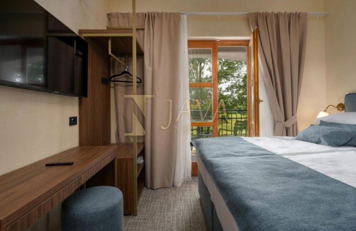 Commerciale Žbandaj, Poreč, 650m2