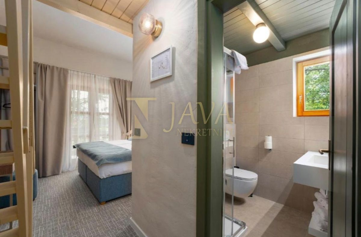 Commerciale Žbandaj, Poreč, 650m2