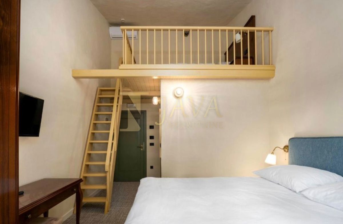 Commerciale Žbandaj, Poreč, 650m2