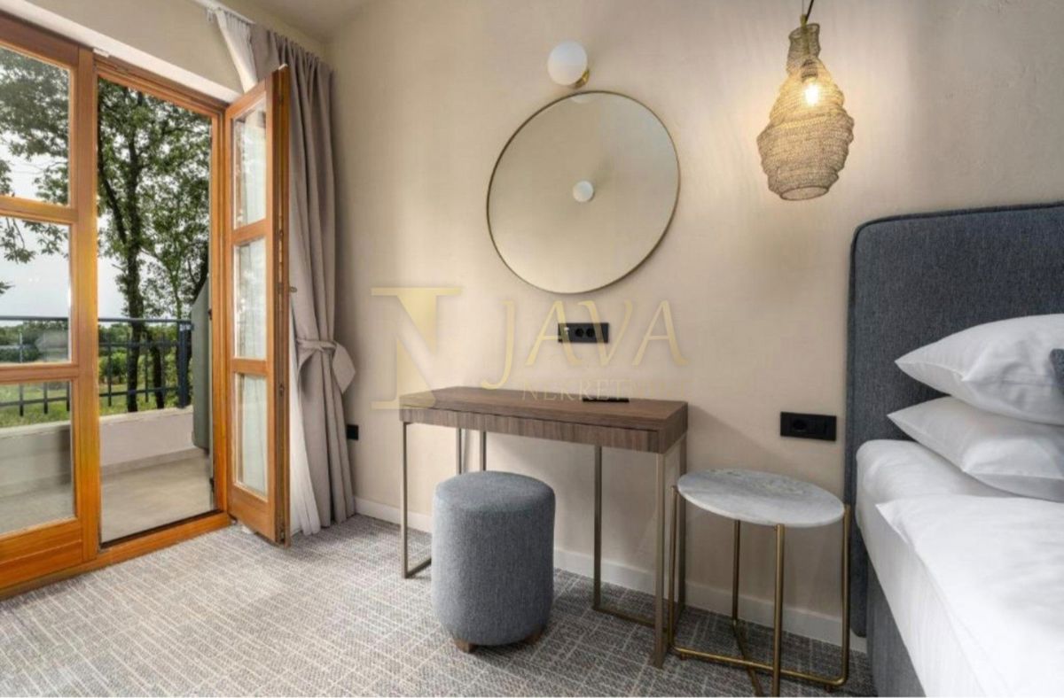 Commerciale Žbandaj, Poreč, 650m2