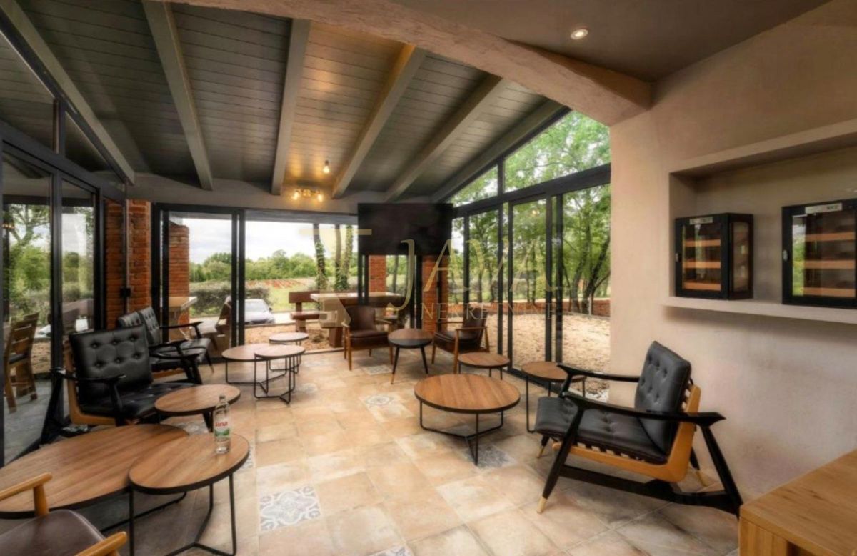 Commerciale Žbandaj, Poreč, 650m2