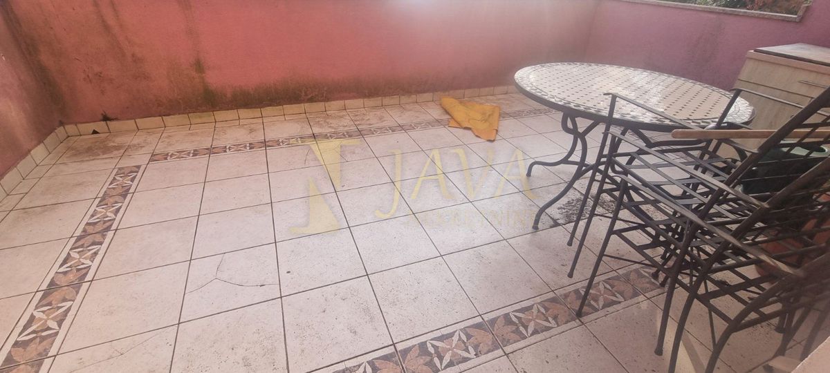 Appartamento Donja Drenova, Rijeka, 64m2