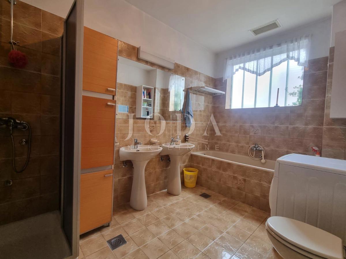 Casa Novi Vinodolski, 250m2