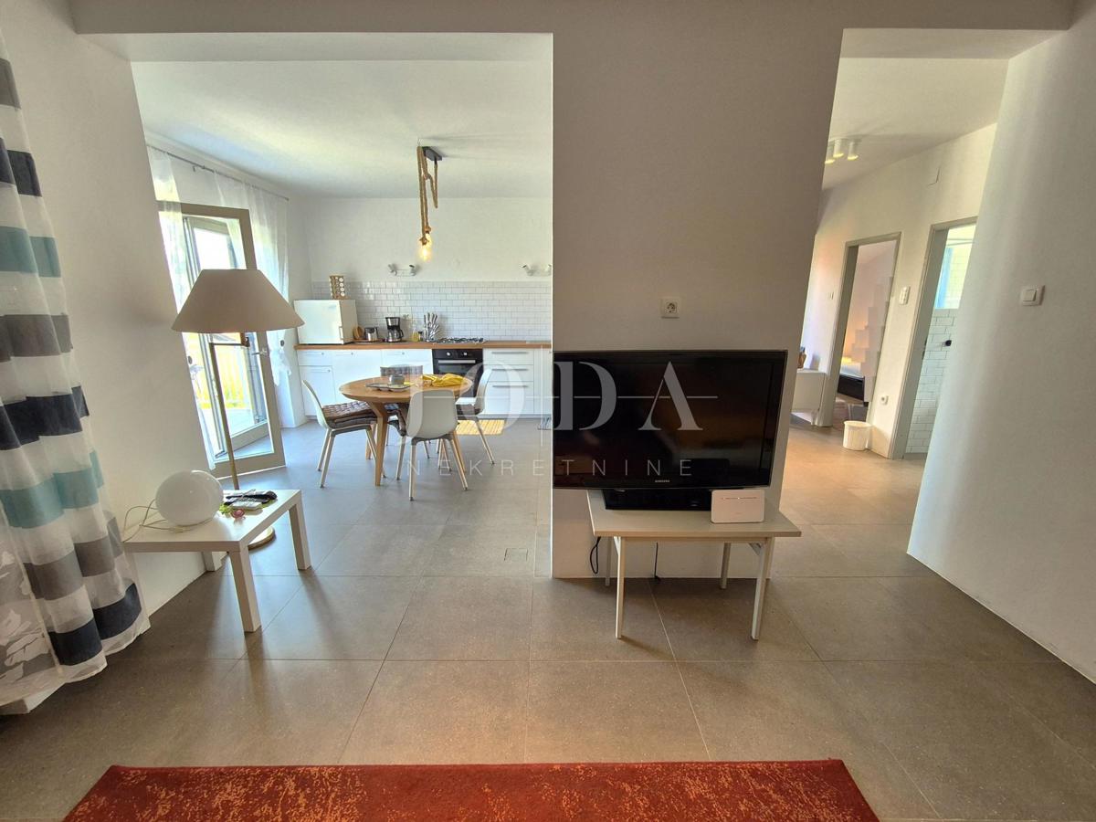 Malinska – casa con tre appartamenti