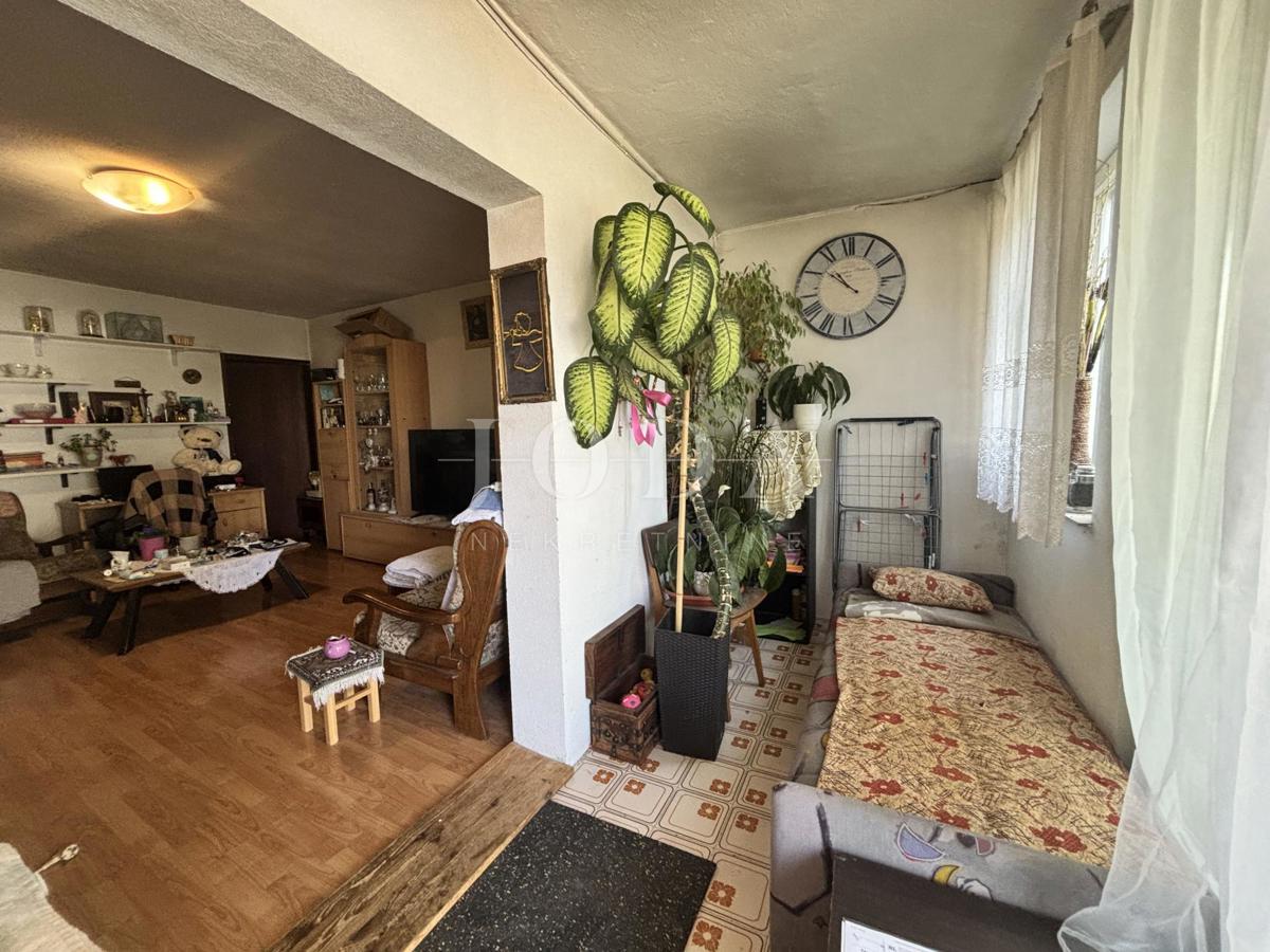 Kostelj, Casa con Potenziale e Giardino Curato