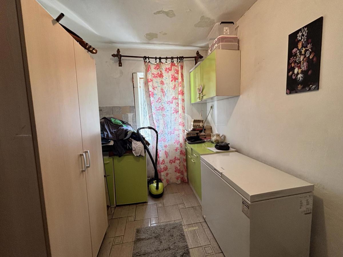 Kostelj, Casa con Potenziale e Giardino Curato