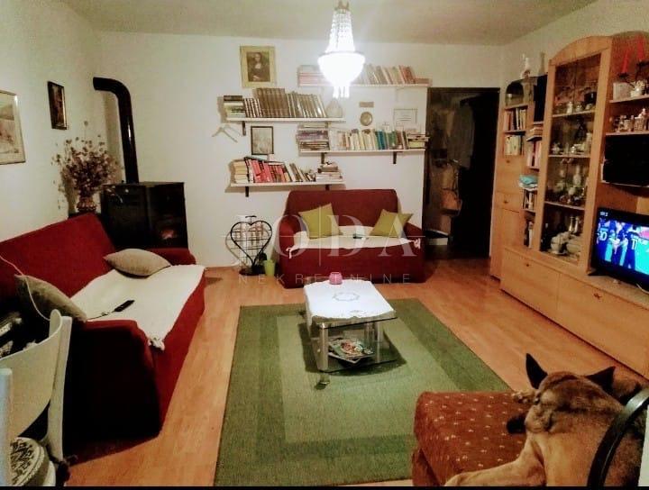 Kostelj, Casa con Potenziale e Giardino Curato