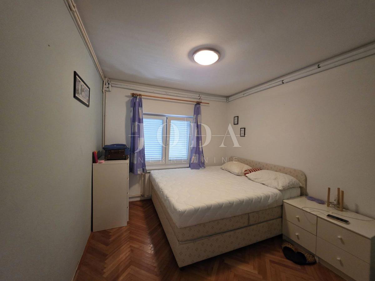 Crikvenica, casa con quattro appartamenti in posizione privilegiata