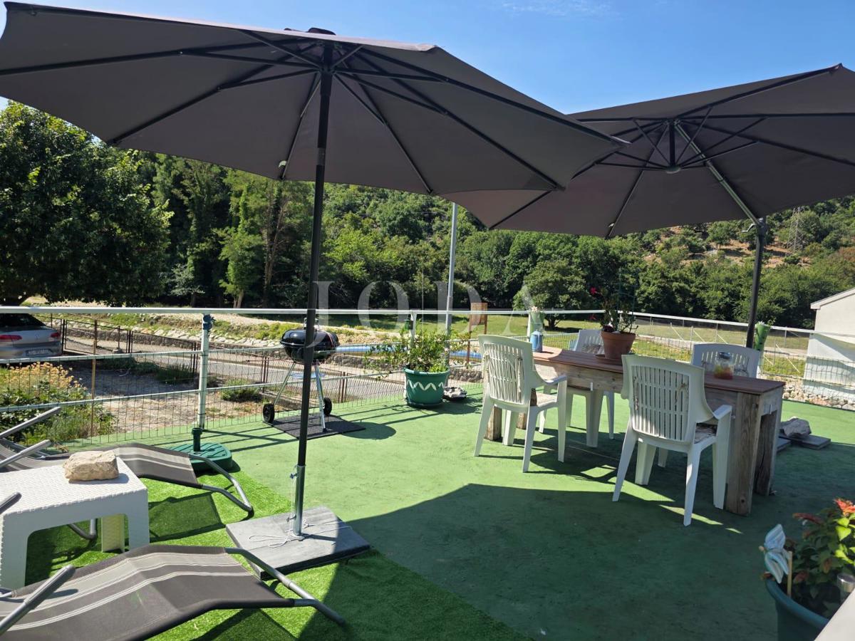 Casa con 3 unità abitative