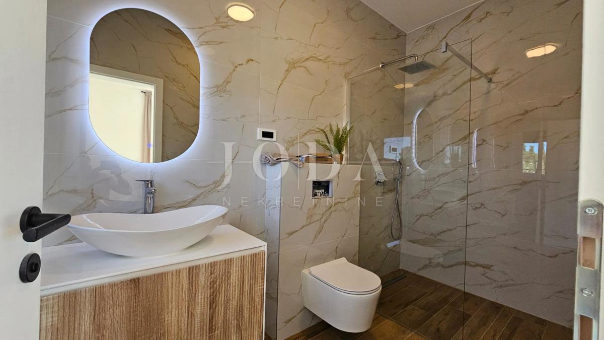 Casa Lukovo Šugarje, Karlobag, 92m2