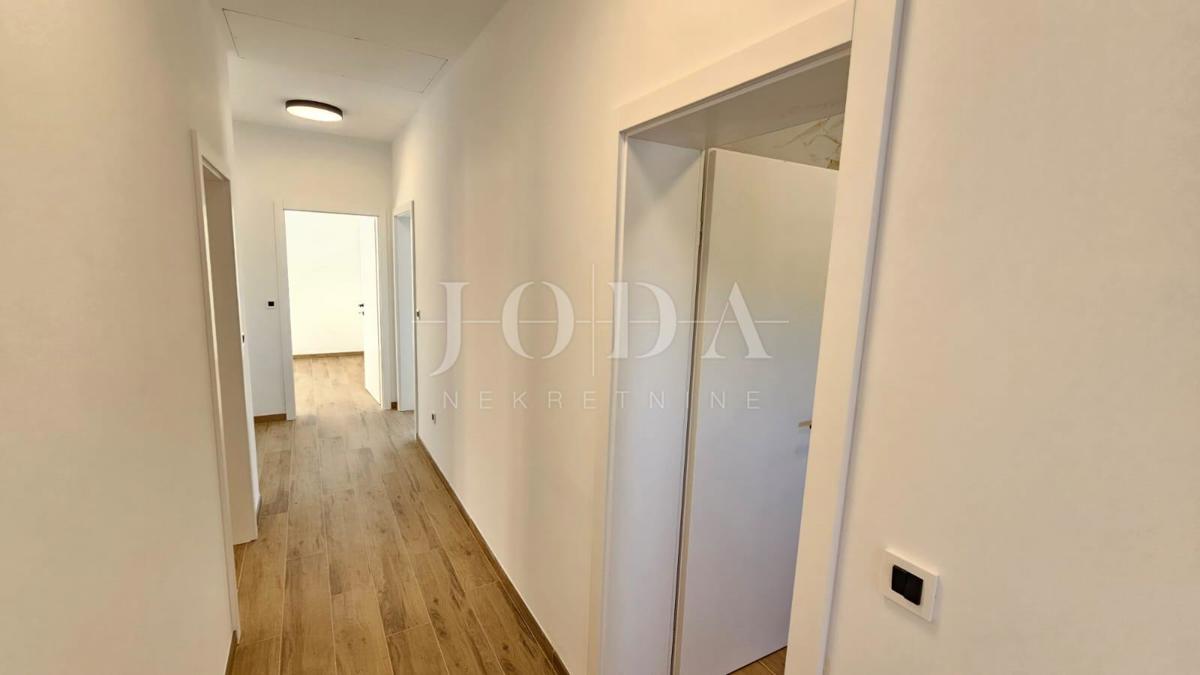 Casa Lukovo Šugarje, Karlobag, 92m2