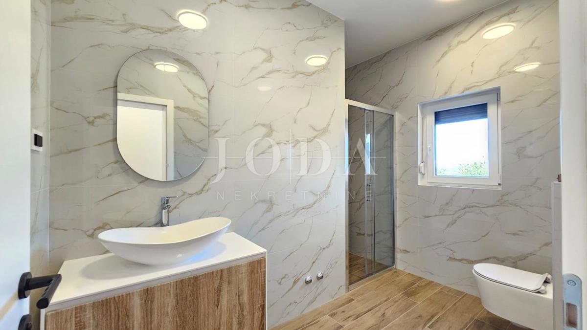 Casa Lukovo Šugarje, Karlobag, 92m2