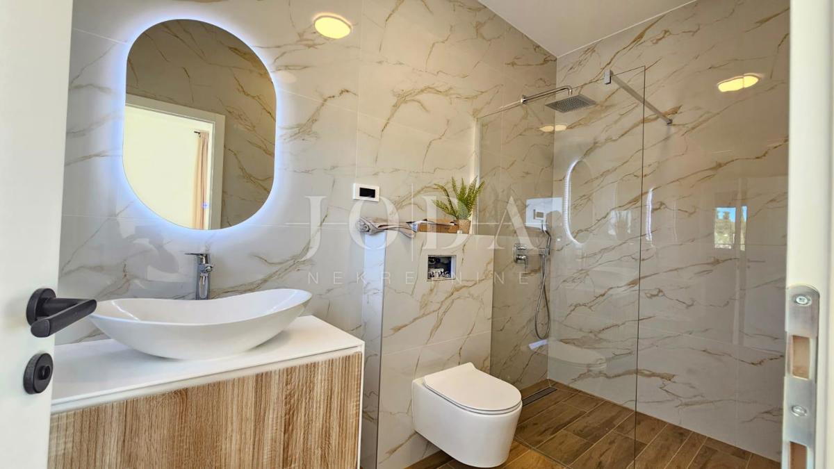 Casa Lukovo Šugarje, Karlobag, 92m2