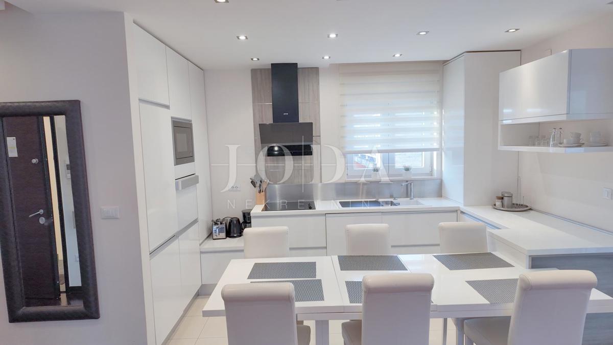 Allogio Crikvenica, 90m2