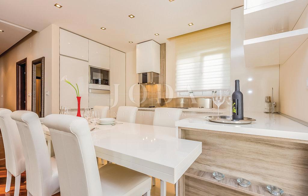 Allogio Crikvenica, 90m2