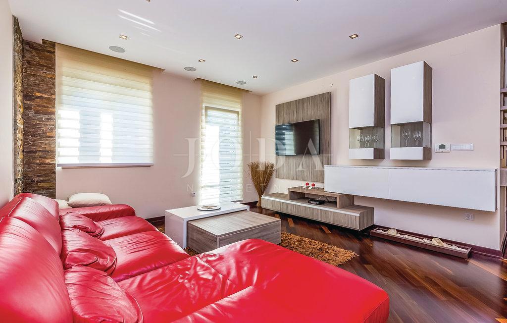 Allogio Crikvenica, 90m2