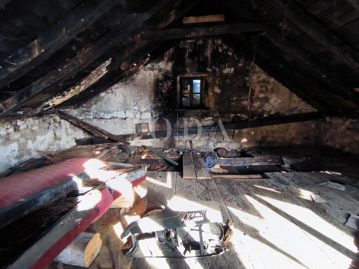 Casa Barić Draga, Karlobag, casa in pietra da ristrutturare, prima fila al mare