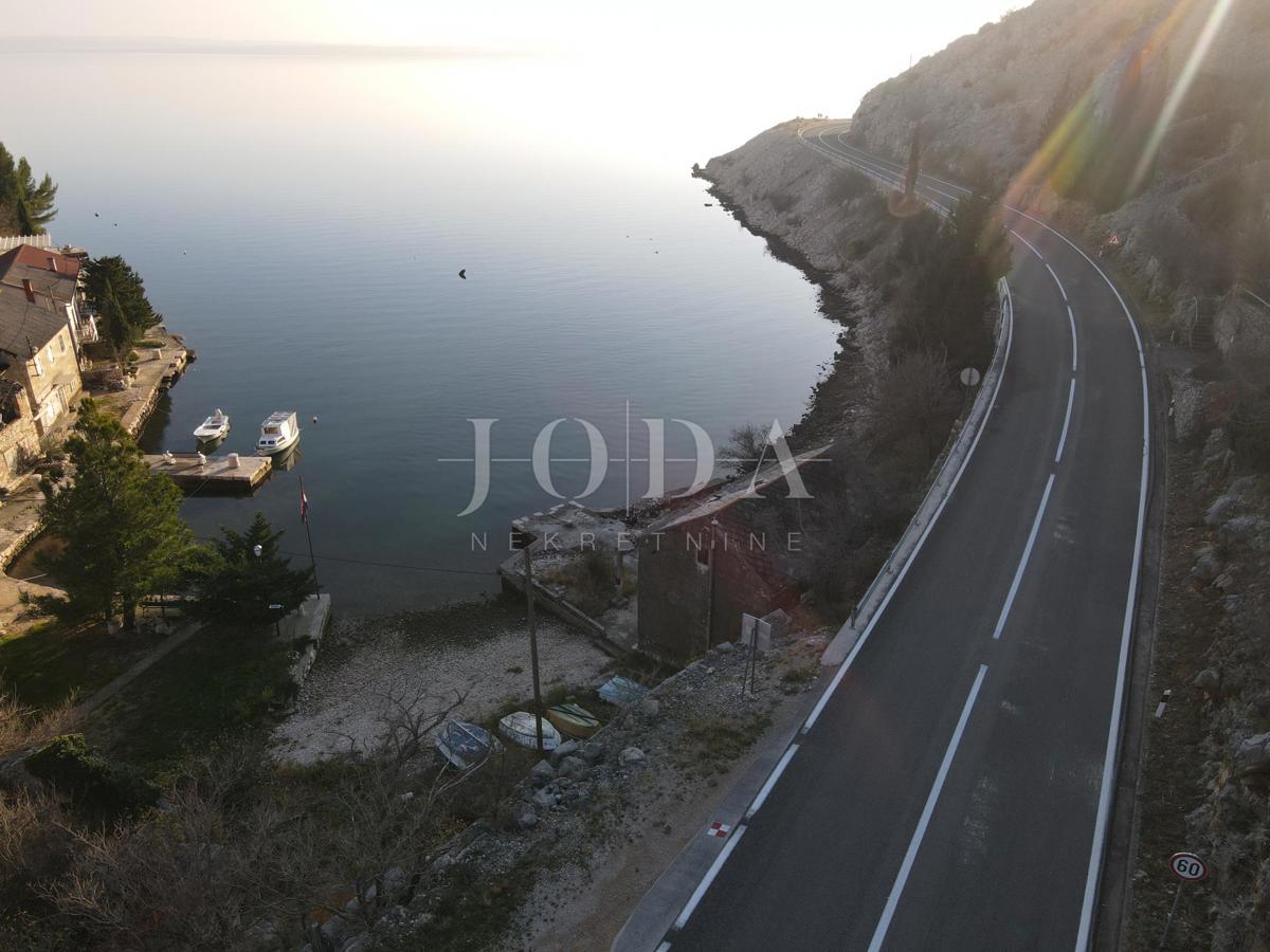 Casa Barić Draga, Karlobag, casa in pietra da ristrutturare, prima fila al mare
