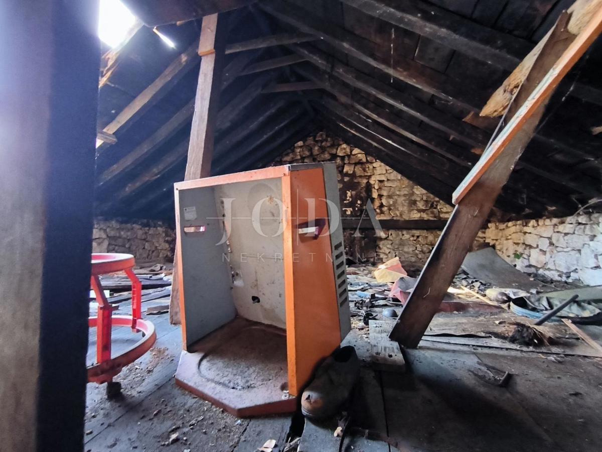 Casa Barić Draga, Karlobag, casa in pietra da ristrutturare, prima fila al mare