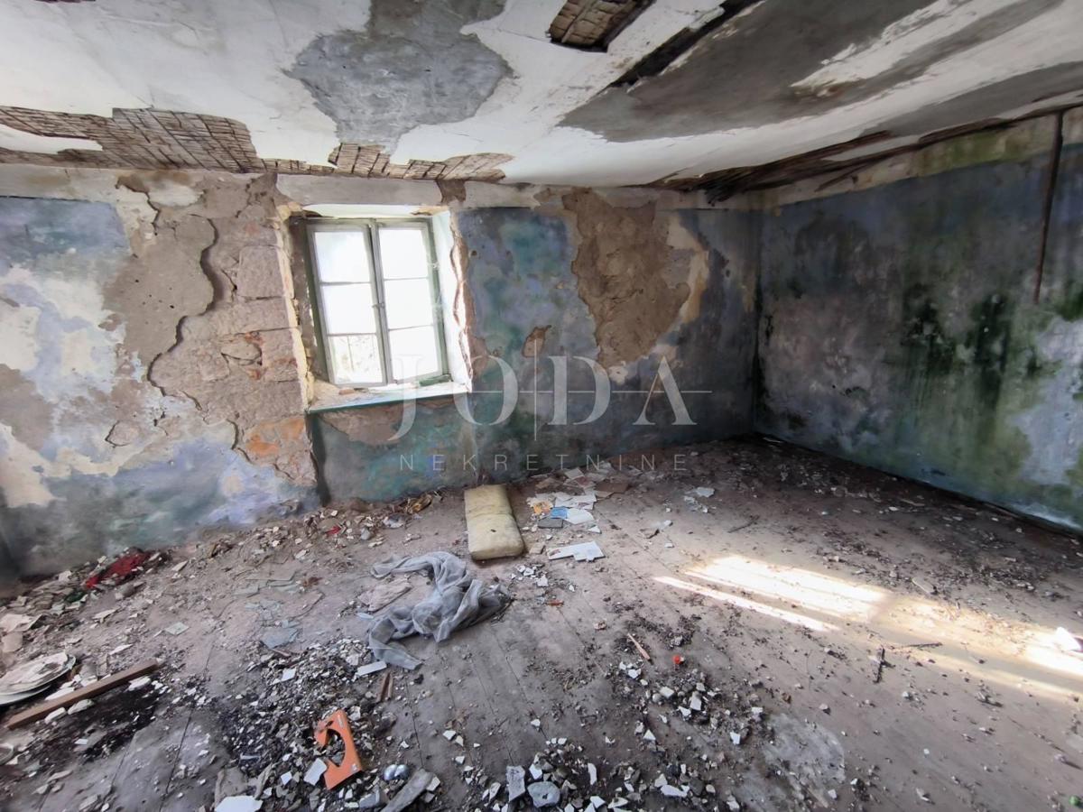 Casa Barić Draga, Karlobag, casa in pietra da ristrutturare, prima fila al mare