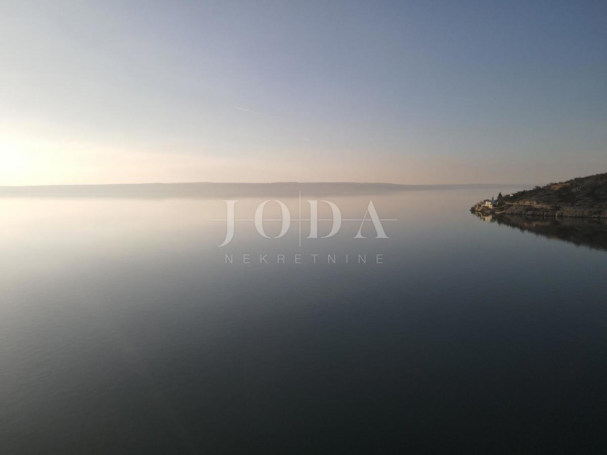 Casa Barić Draga, Karlobag, casa in pietra da ristrutturare, prima fila al mare