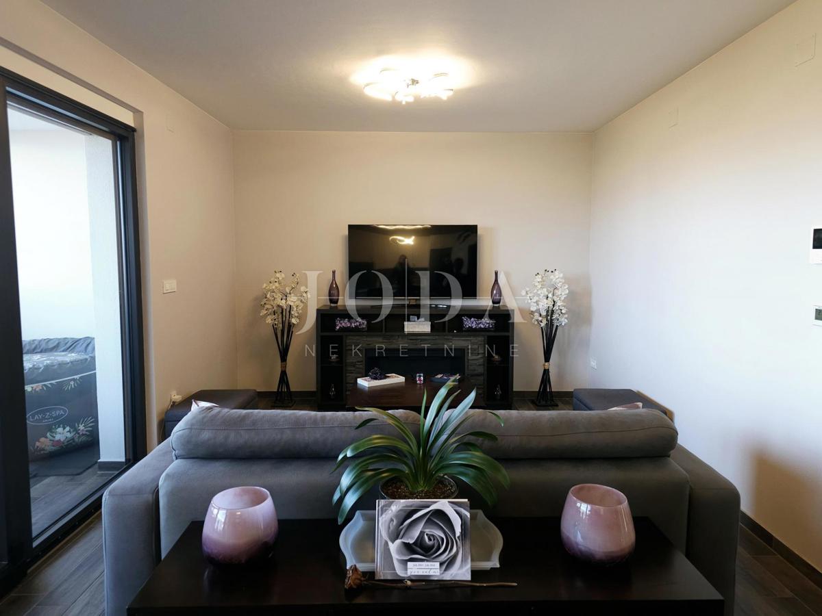 Bilocale funzionale con terrazza coperta