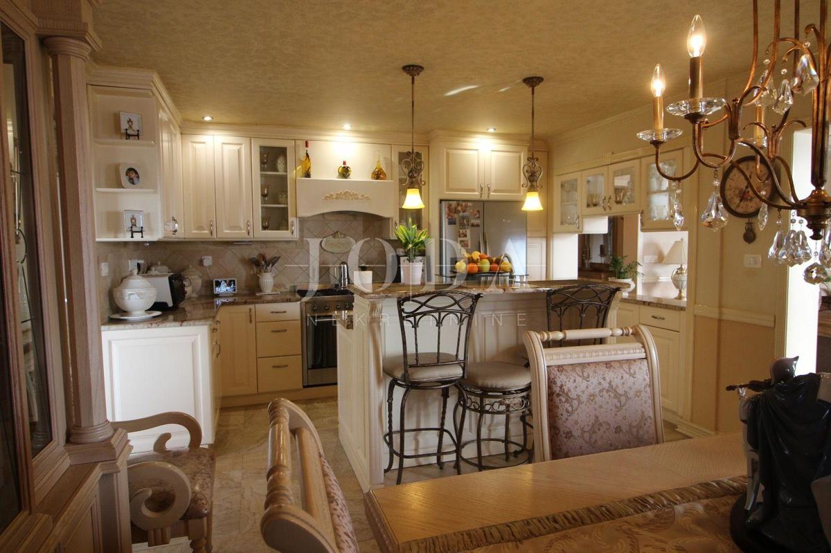 Casa Rabac, Labin, 493m2