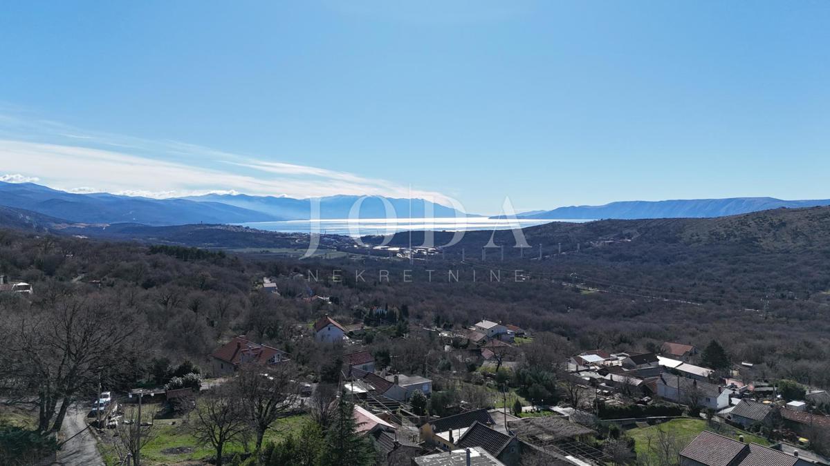Terreno edificabile 1.250 m² con permesso e fondamenta – Bribir, vista mare