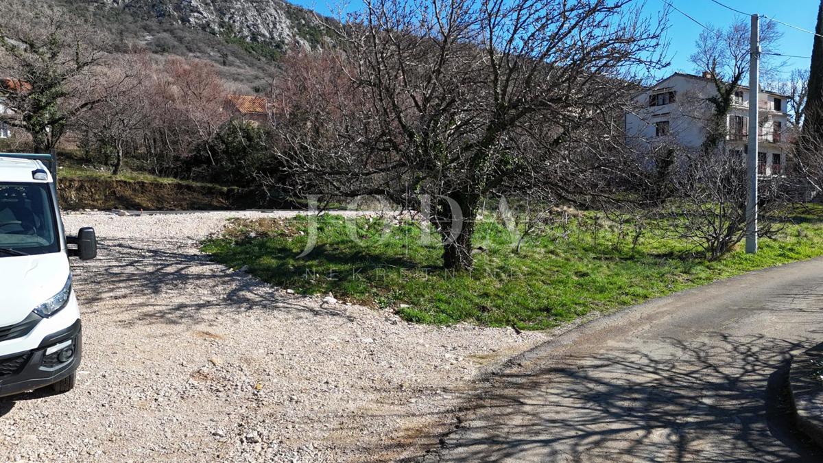 Terreno edificabile 1.250 m² con permesso e fondamenta – Bribir, vista mare