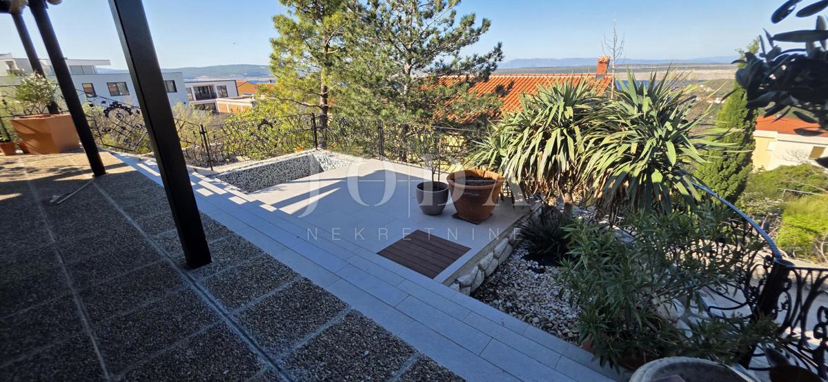 Casa esclusiva a Jadranovo con piscina, vista mare e ampio terreno