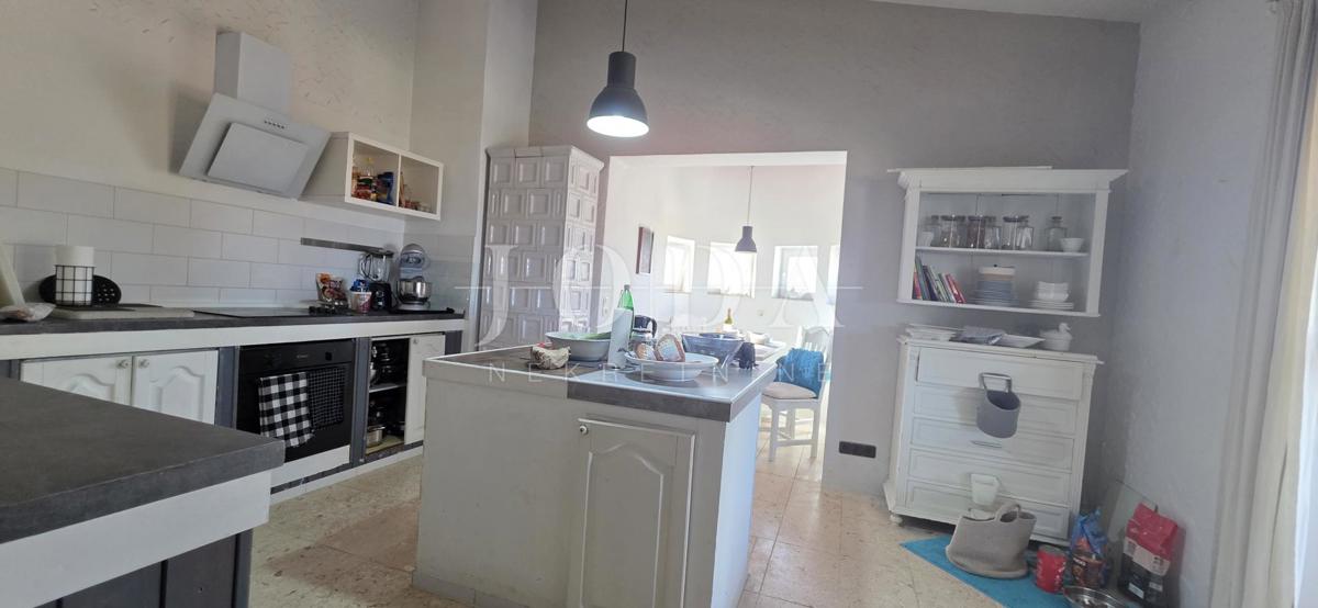 Casa esclusiva a Jadranovo con piscina, vista mare e ampio terreno