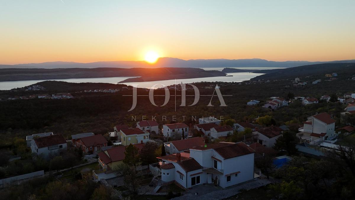 Casa esclusiva a Jadranovo con piscina, vista mare e ampio terreno