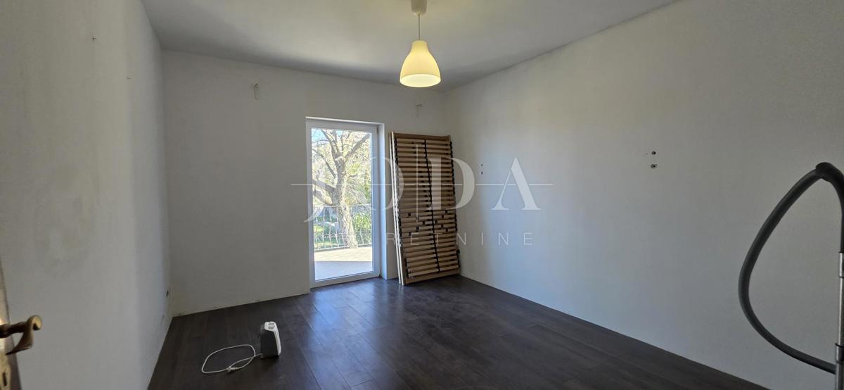 Casa esclusiva a Jadranovo con piscina, vista mare e ampio terreno